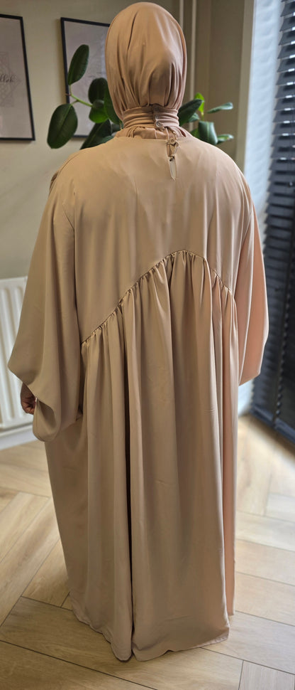 Abaya Mia - Timeless Elegance in Medina Silk