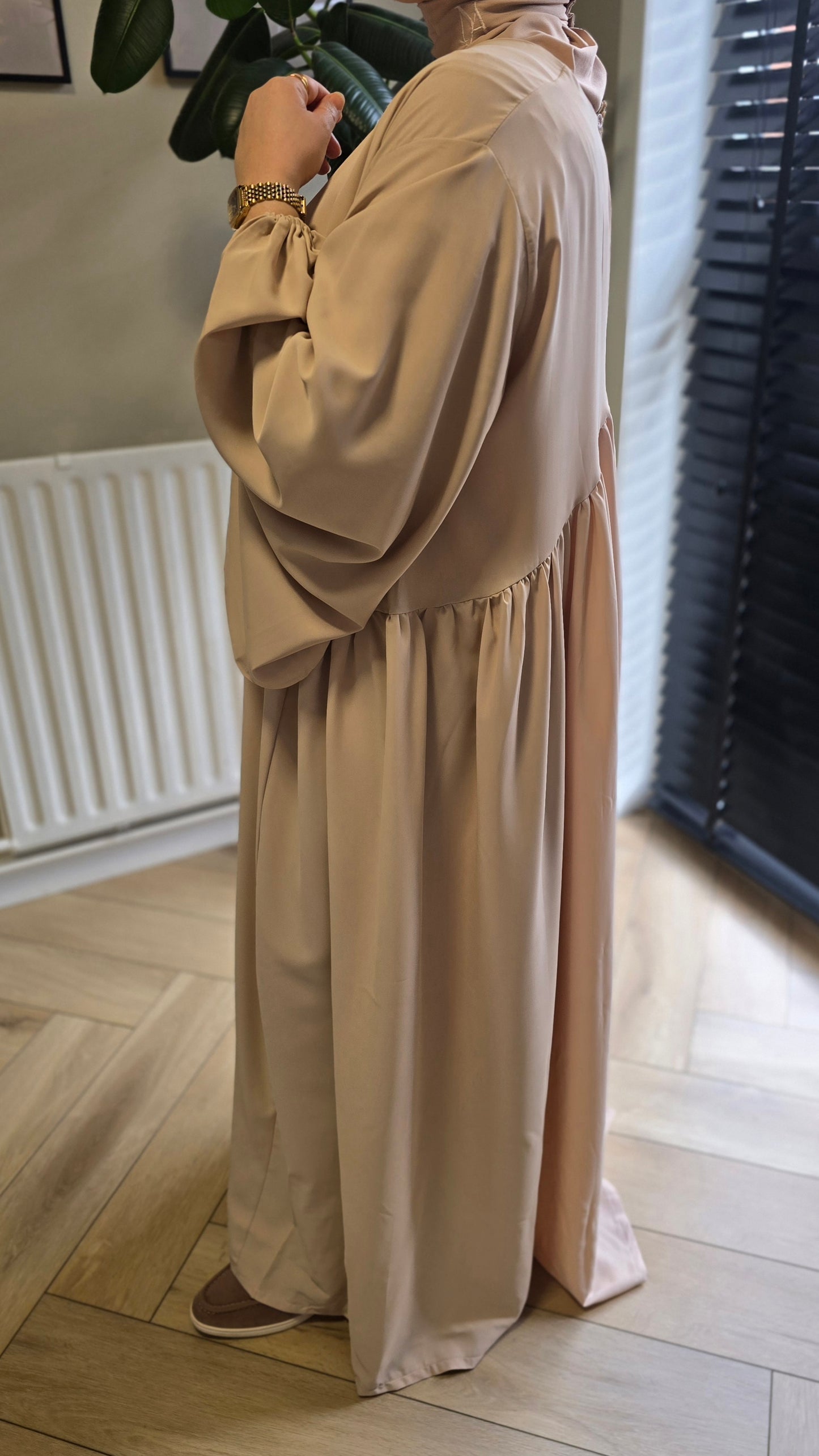 Abaya Mia - Timeless Elegance in Medina Silk
