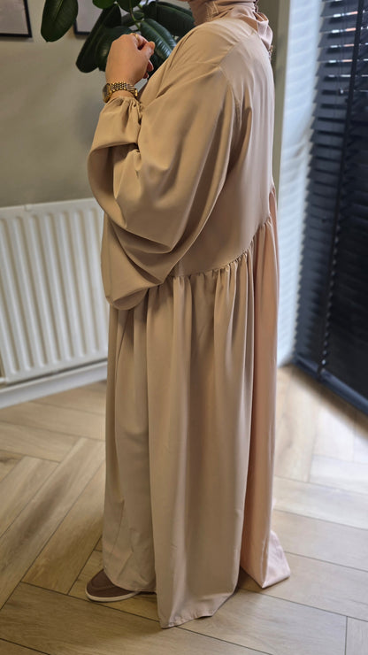 Abaya Mia - Timeless Elegance in Medina Silk